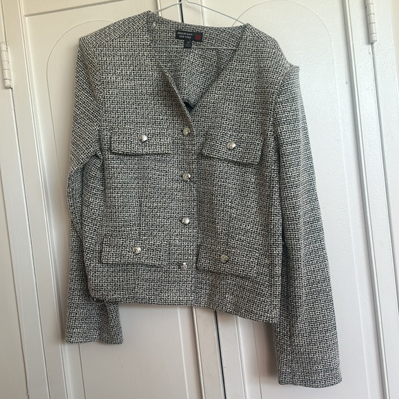 2 piece blazer and skirt set - Picture 2 of 8